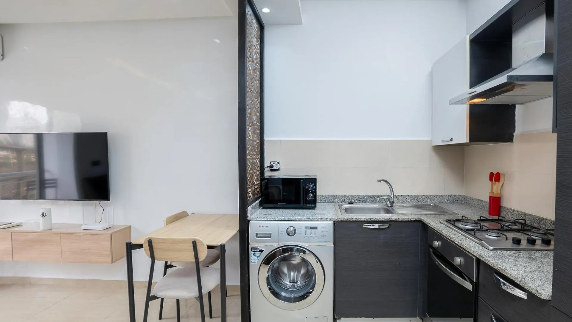 Bel Appartement Piscine 10Min Plage Souk Netflix Beinsport Agadir